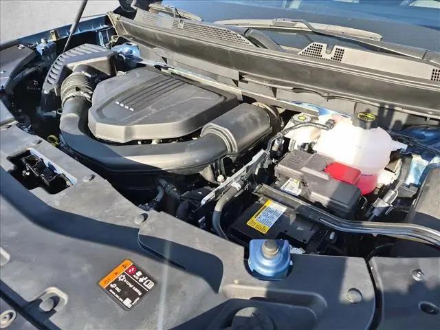 2025 Chevrolet Traverse FWD LT