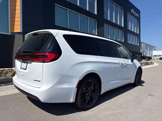 2027 Chrysler Pacifica Limited
