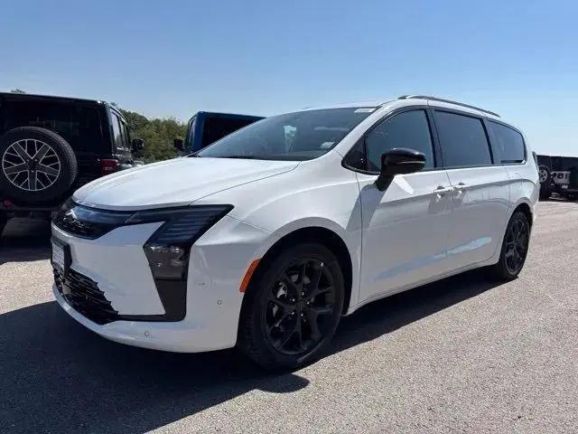 2027 Chrysler Pacifica Limited