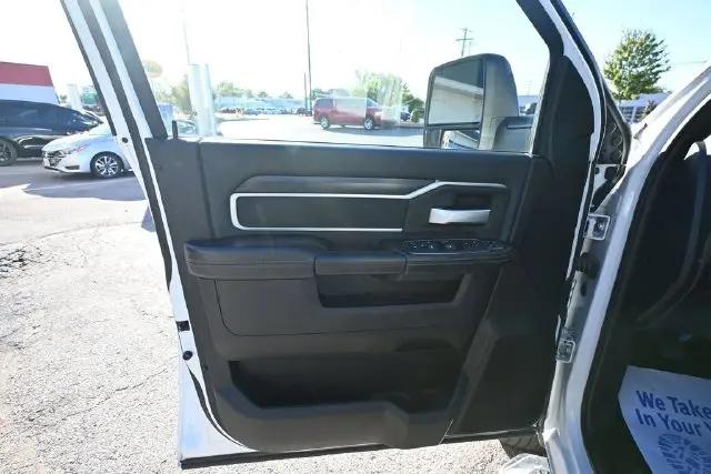 2024 Ram 3500 Big Horn Crew Cab 4x4 8 Box