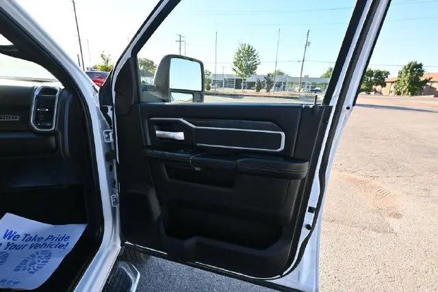 2024 Ram 3500 Big Horn Crew Cab 4x4 8 Box