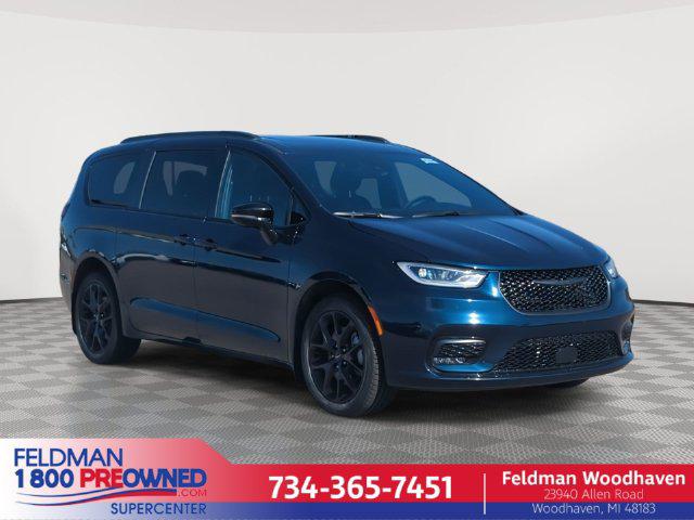 2025 Chrysler Pacifica Limited AWD for sale in Woodhaven, MI