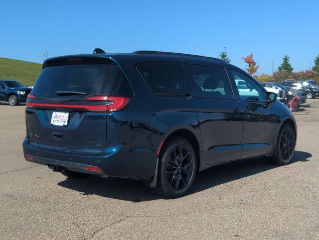 2025 Chrysler Pacifica Limited AWD