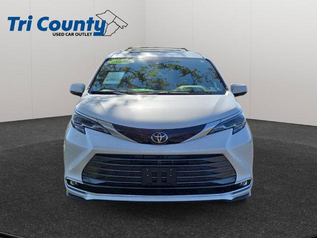2026 Toyota Sienna Platinum 2026 Toyota Sienna Platinum