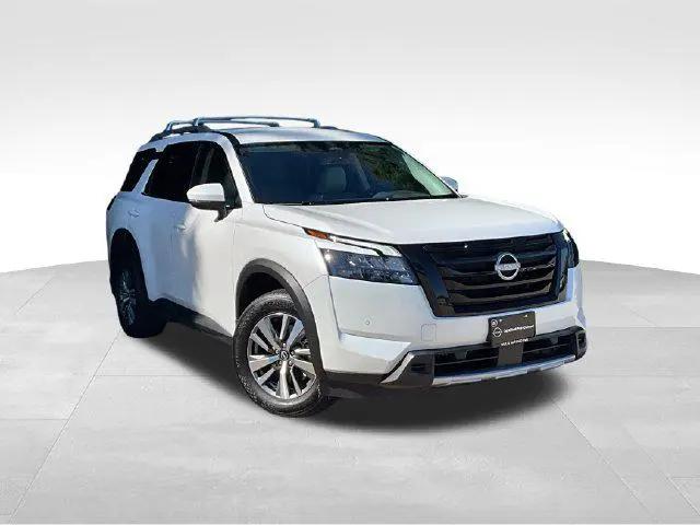 2025 Nissan Pathfinder SL 4WD for sale in Des Moines, IA