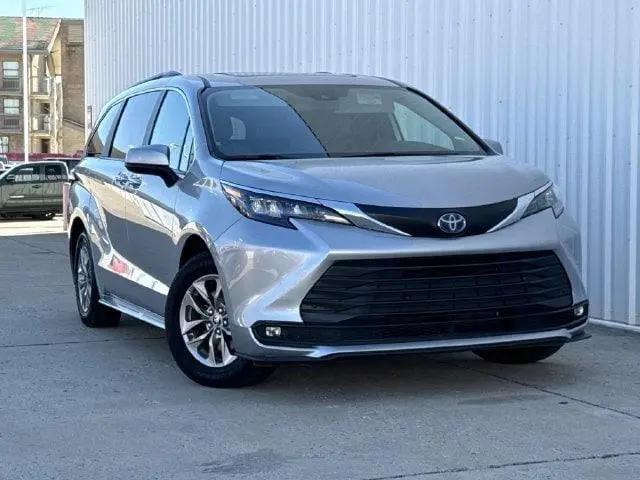 2025 Toyota Sienna XLE for sale in Dallas, TX