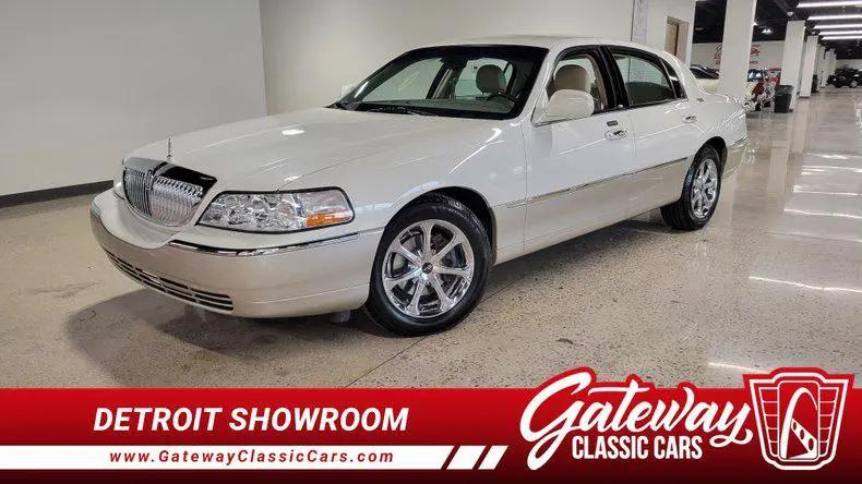 2005 Lincoln Town Car Signature Limited for sale in O Fallon, IL