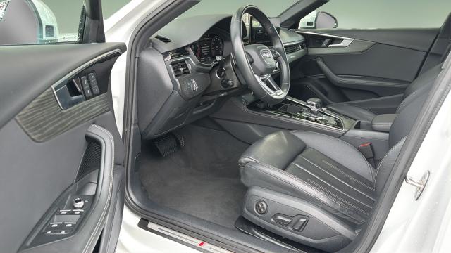 2024 Audi A4 Premium Plus 45 TFSI S line quattro S tronic