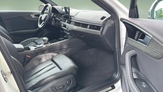 2024 Audi A4 Premium Plus 45 TFSI S line quattro S tronic