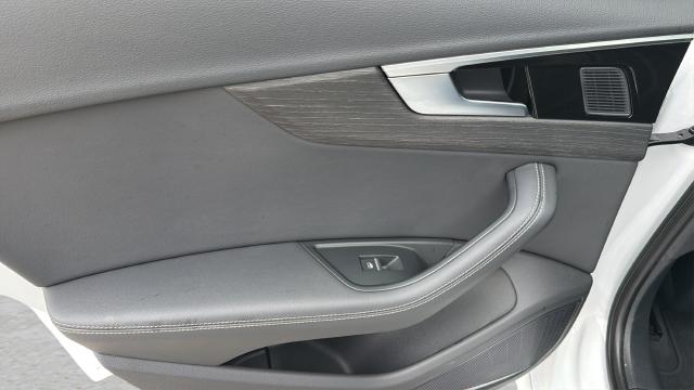 2024 Audi A4 Premium Plus 45 TFSI S line quattro S tronic