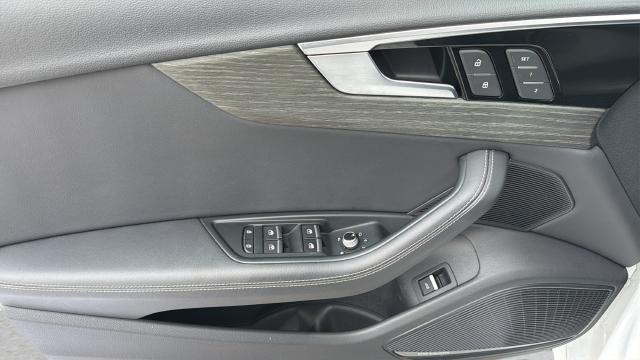 2024 Audi A4 Premium Plus 45 TFSI S line quattro S tronic