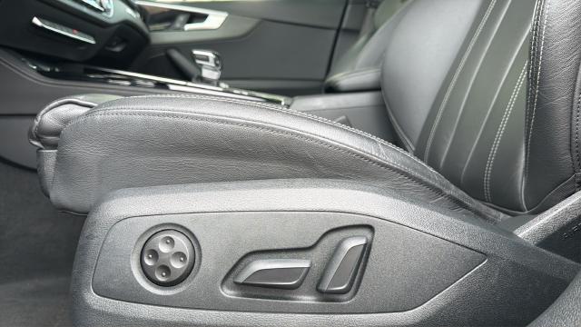 2024 Audi A4 Premium Plus 45 TFSI S line quattro S tronic