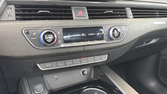 2024 Audi A4 Premium Plus 45 TFSI S line quattro S tronic
