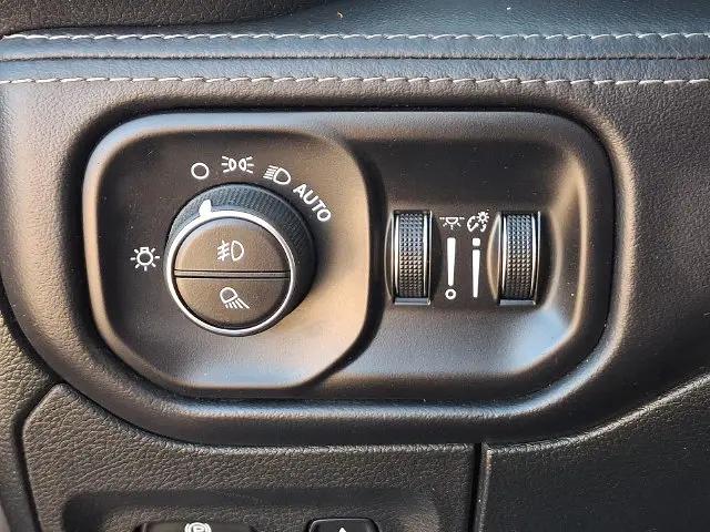 2023 Ram 1500 Limited Crew Cab 4x4 57 Box