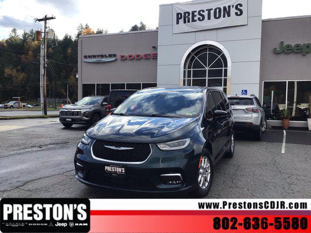 2025 Chrysler Pacifica Select for sale in Barre, VT