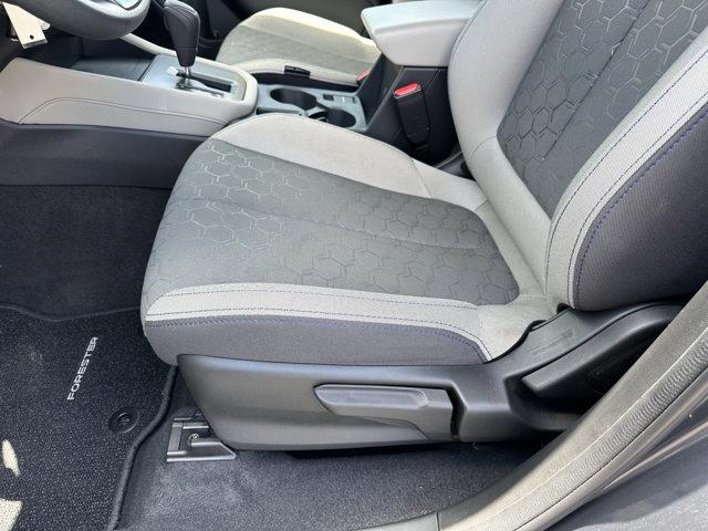 2025 Subaru Forester Base