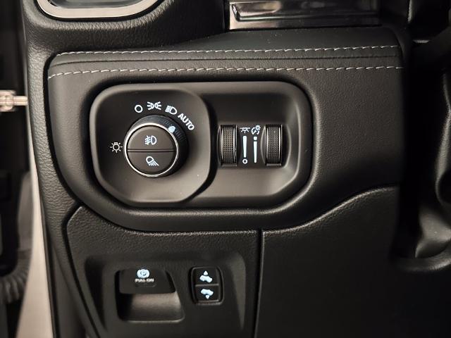 2024 Ram 1500 Limited Crew Cab 4x4 57 Box