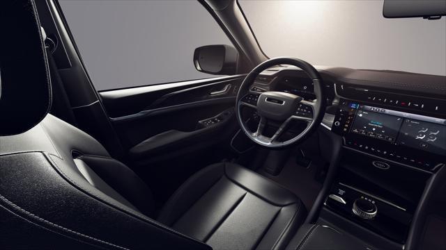 2026 Jeep Grand Cherokee photo 8 of 9