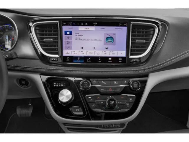 2024 Chrysler Pacifica Touring