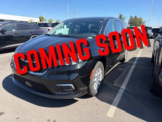 2024 Chrysler Pacifica Touring L for sale in Huntington Beach, CA