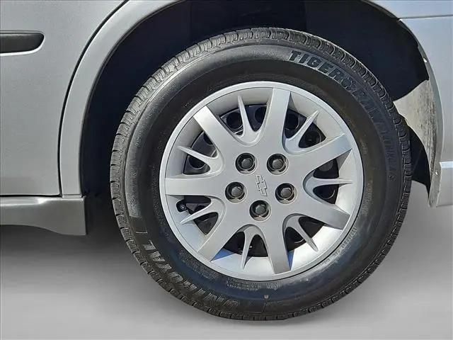 2004 Chevrolet Impala Base