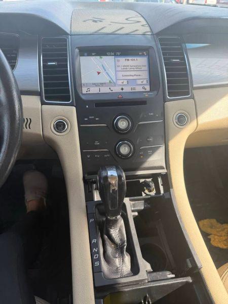 2017 Ford Taurus SEL