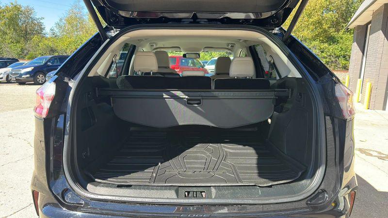 2023 Ford Edge Titanium