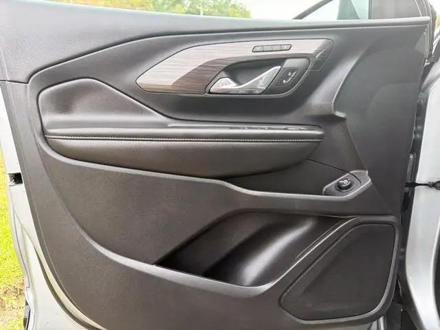 2023 GMC Terrain AWD SLT