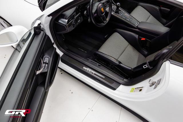 2016 Porsche 911 R