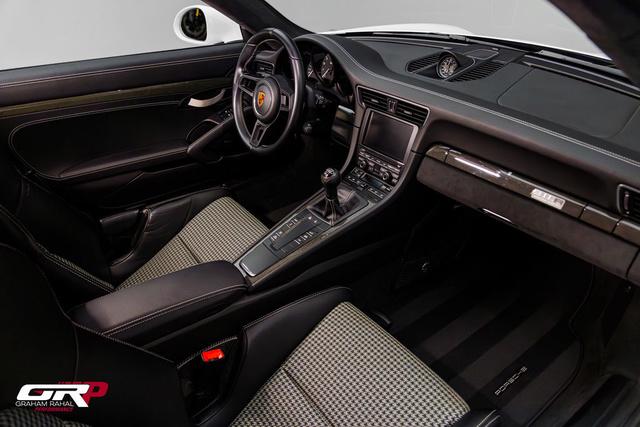 2016 Porsche 911 R