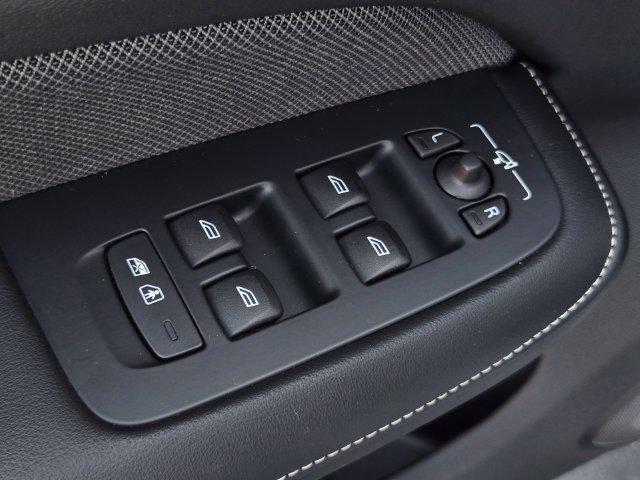 2024 Volvo S60 B5 Plus Black Edition