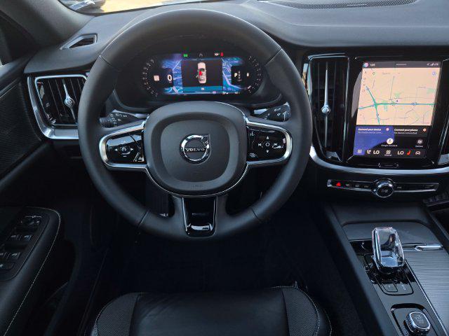 2024 Volvo S60 B5 Plus Black Edition