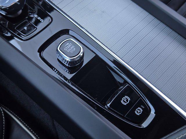 2024 Volvo S60 B5 Plus Black Edition