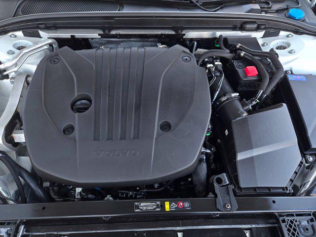 2024 Volvo S60 B5 Plus Black Edition