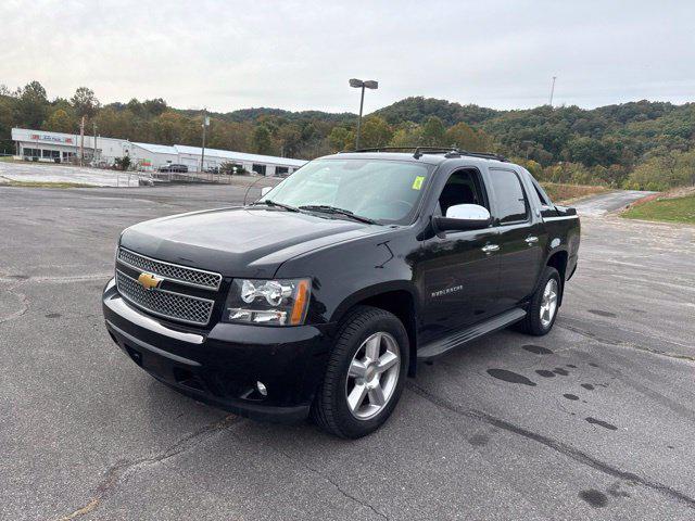 2013 Chevrolet Avalanche LS