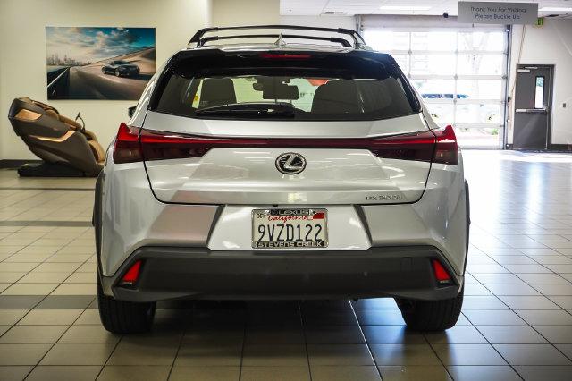 2025 Lexus 300 300h