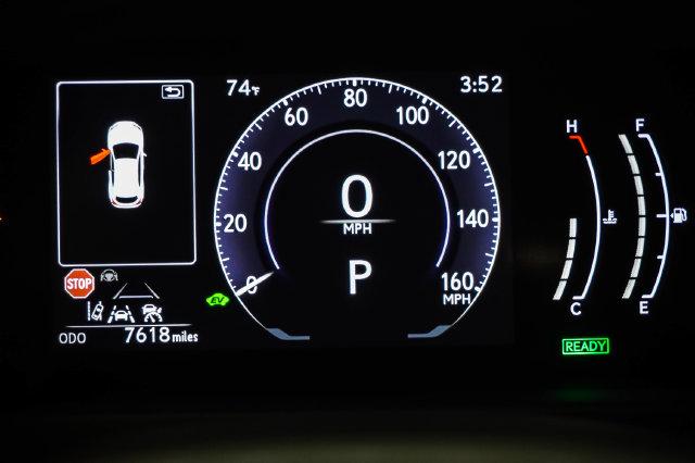 2025 Lexus 300 300h