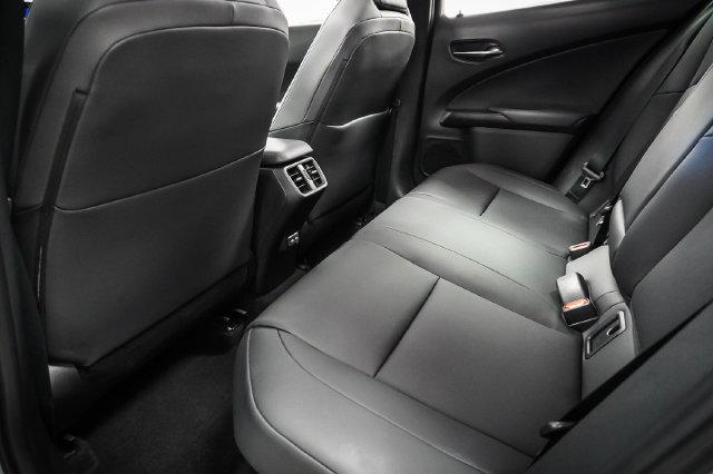 2025 Lexus 300 300h