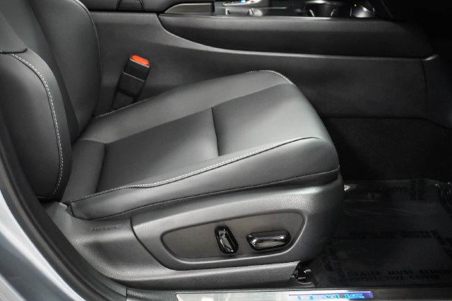 2025 Lexus 300 300h