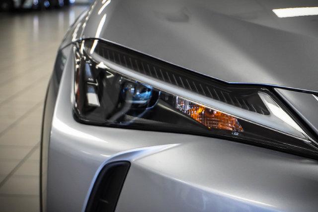 2025 Lexus 300 300h
