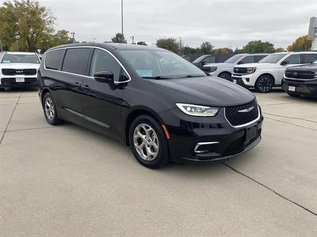 2024 Chrysler Pacifica Limited for sale in Vermillion, SD