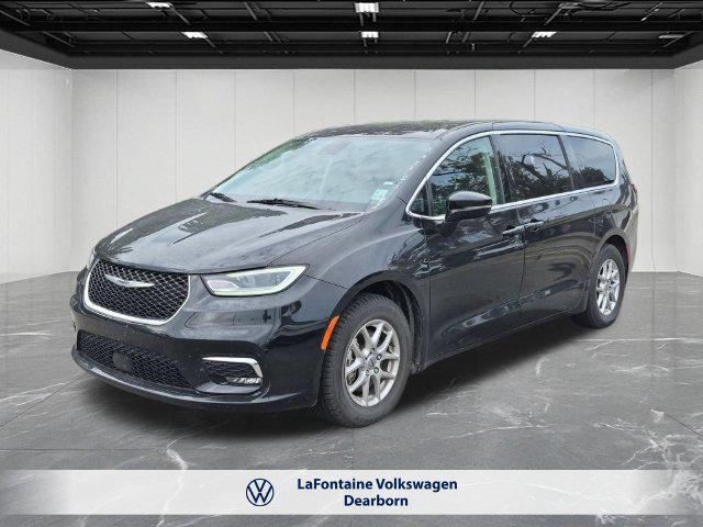 2024 Chrysler Pacifica Touring L for sale in Dearborn, MI