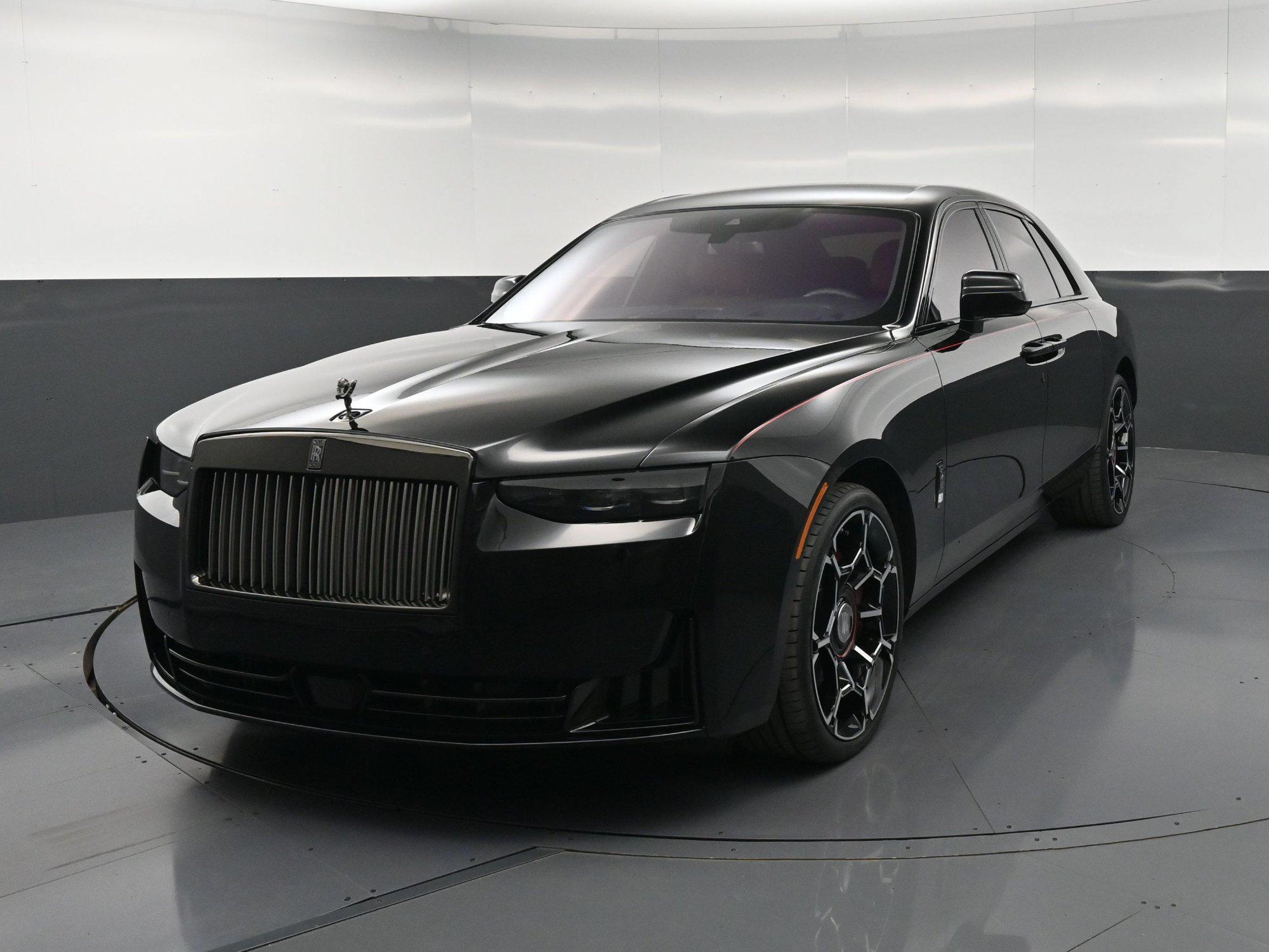/2025 Rolls-Royce Black-Badge Ghost