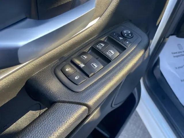 2022 Ram 1500 Big Horn Crew Cab 4x4 57 Box