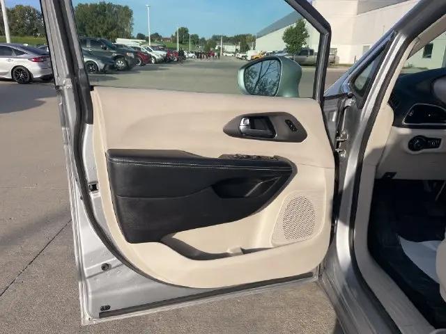 2021 Chrysler Pacifica Touring L