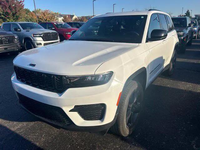 2024 Jeep Grand Cherokee Altitude X 4x4 for sale in Fenton, MI