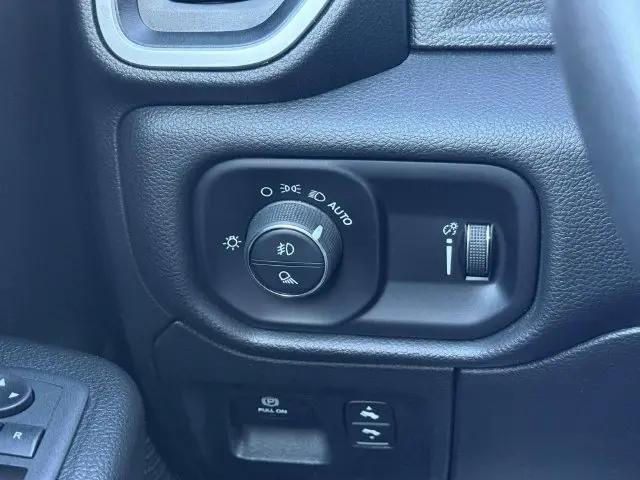 2023 Ram 1500 Big Horn Crew Cab 4x4 57 Box