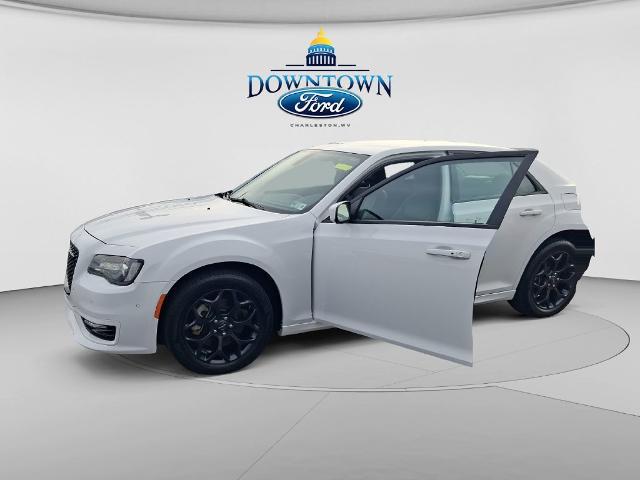 2023 Chrysler 300 Touring L AWD