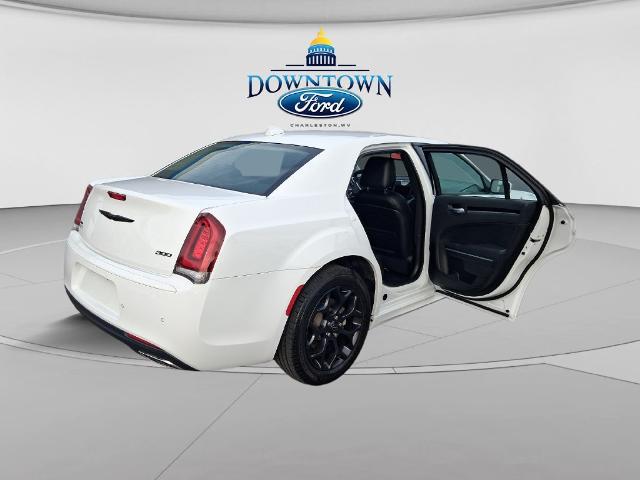 2023 Chrysler 300 Touring L AWD