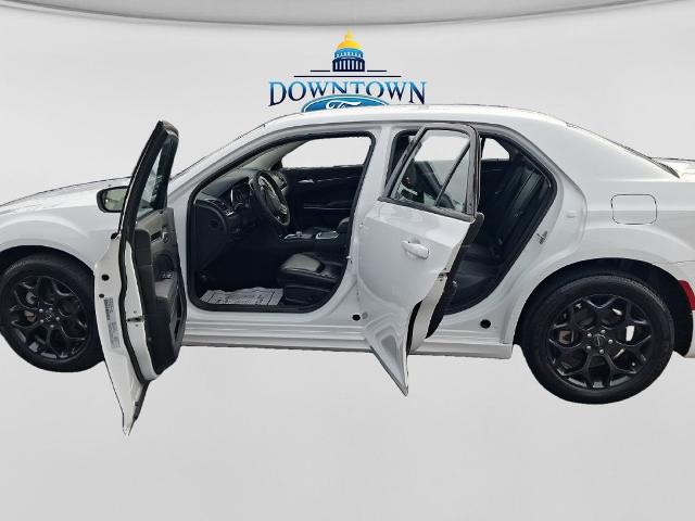 2023 Chrysler 300 Touring L AWD